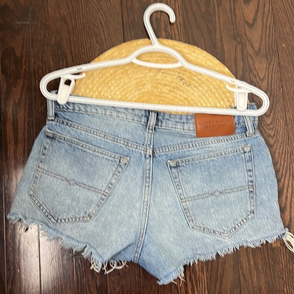 Lucky Brand Cut Off Distressed Rip Fly Denim Shorts Size 2 - Picture 10 of 10